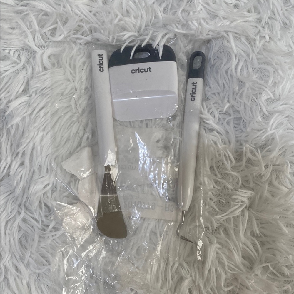 Cricut White and Gray Craft Tool Set